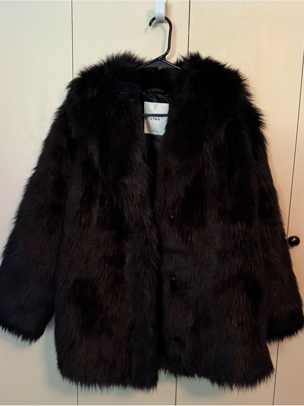 Abercrombie & Fitch Never Worn Black Faux Fur Coat - Women's Plush Jacket - Picture 2 of 3